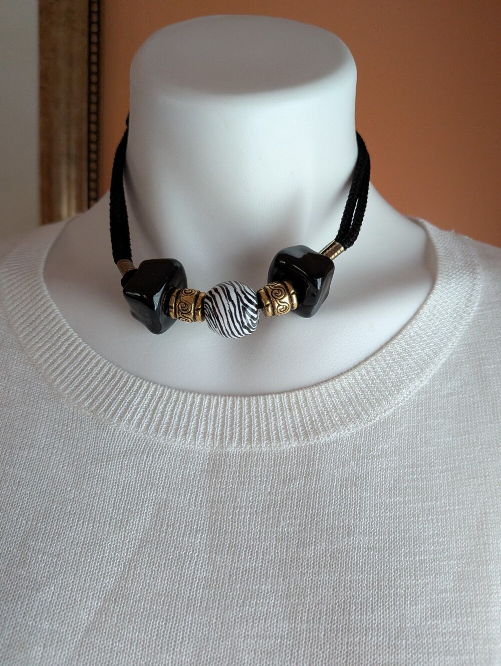 Vintege Black Zebra-Bead Rope ChokerNecklace with Gold Accents